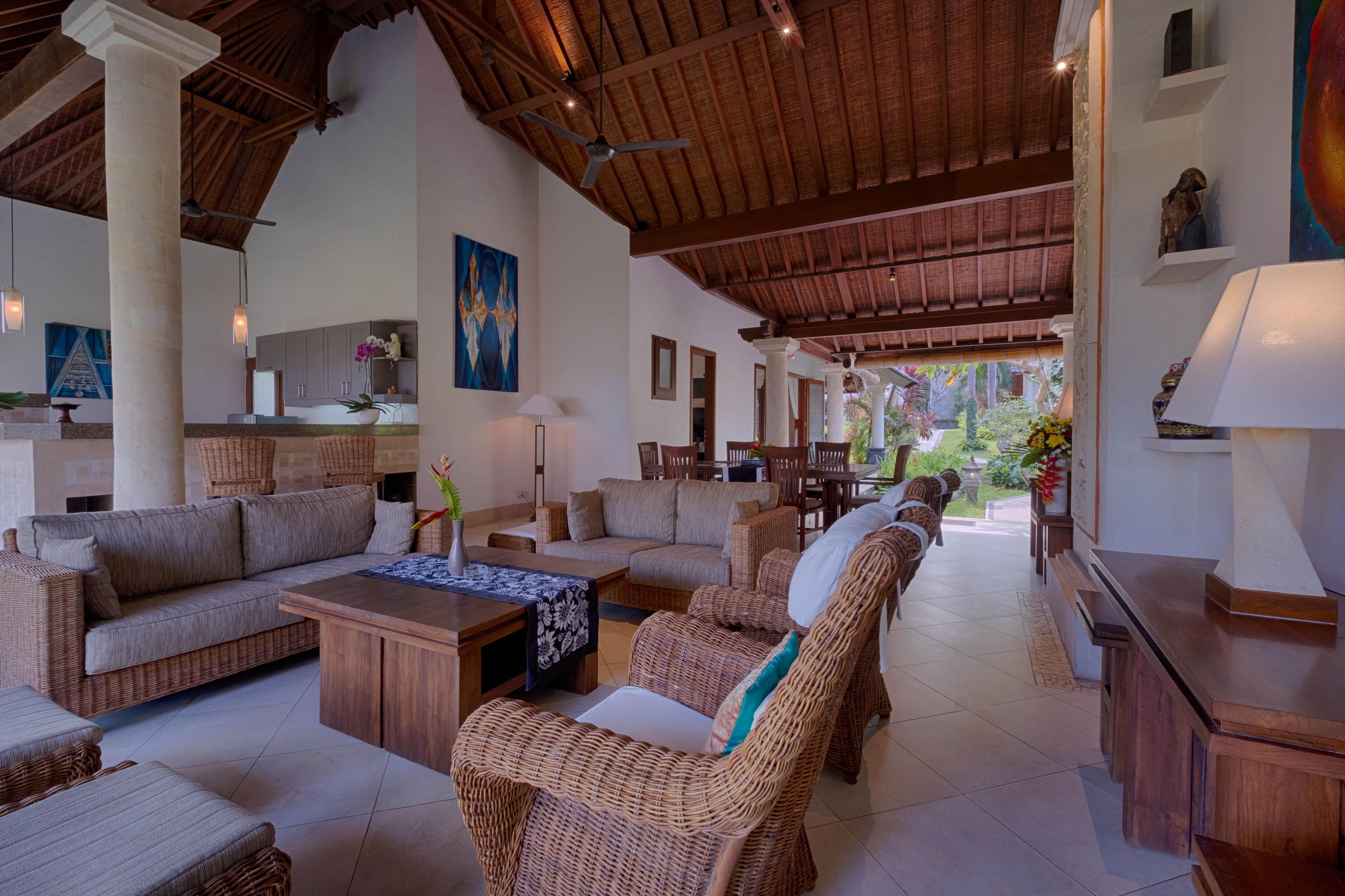 Kutus Kutus Saba Beach Villa 苏卡瓦提 外观 照片