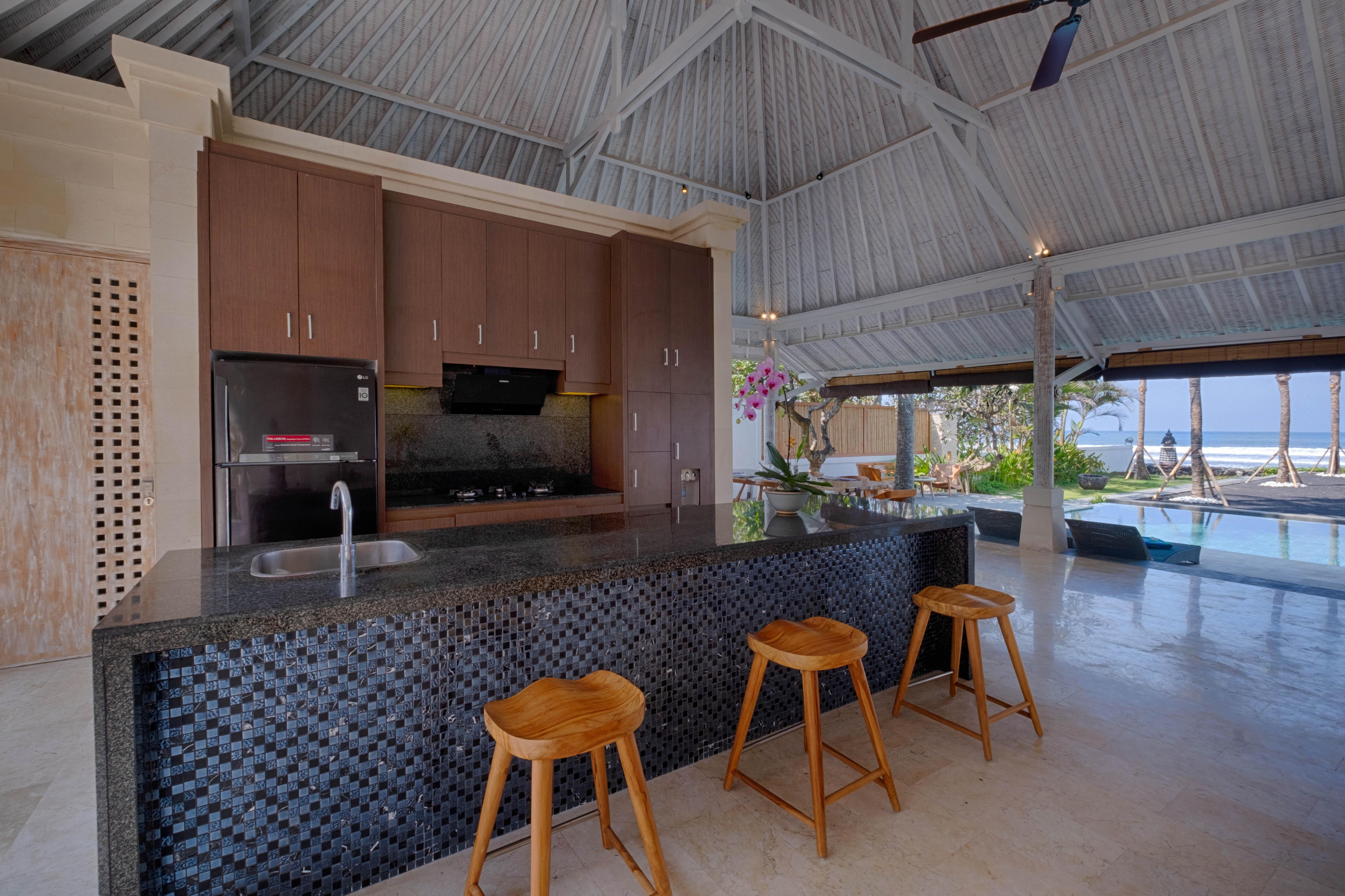 Kutus Kutus Saba Beach Villa 苏卡瓦提 外观 照片