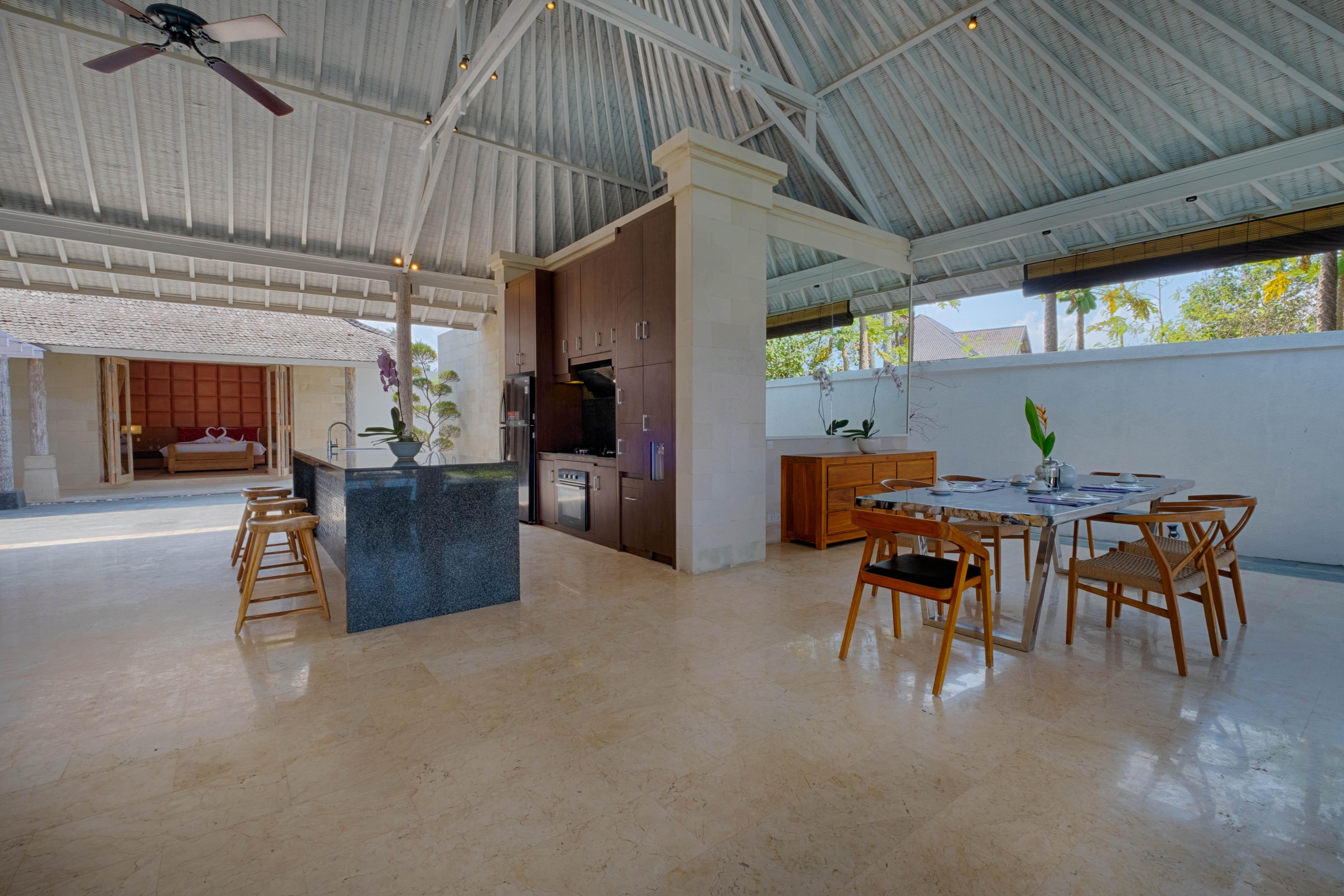 Kutus Kutus Saba Beach Villa 苏卡瓦提 外观 照片