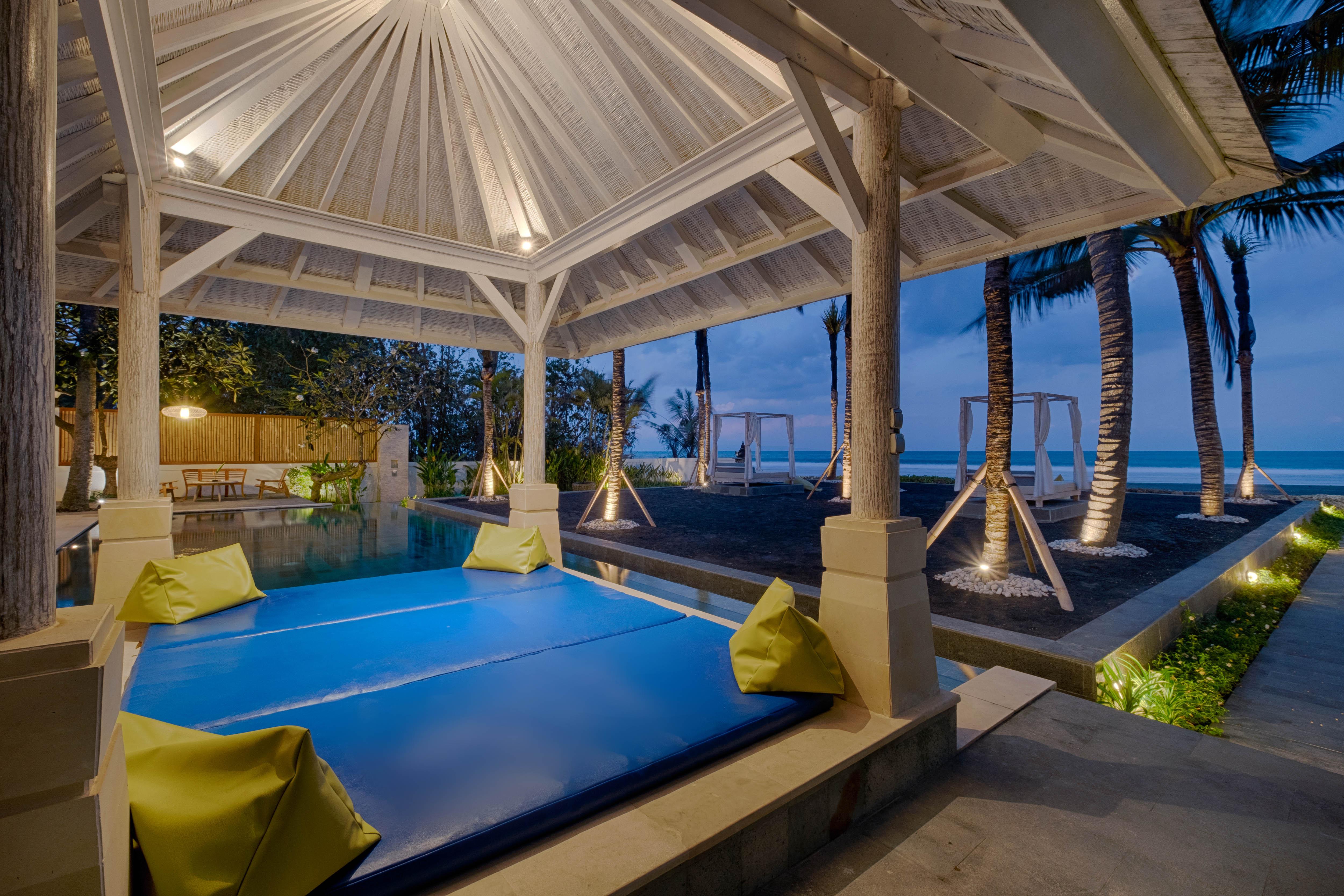 Kutus Kutus Saba Beach Villa 苏卡瓦提 外观 照片