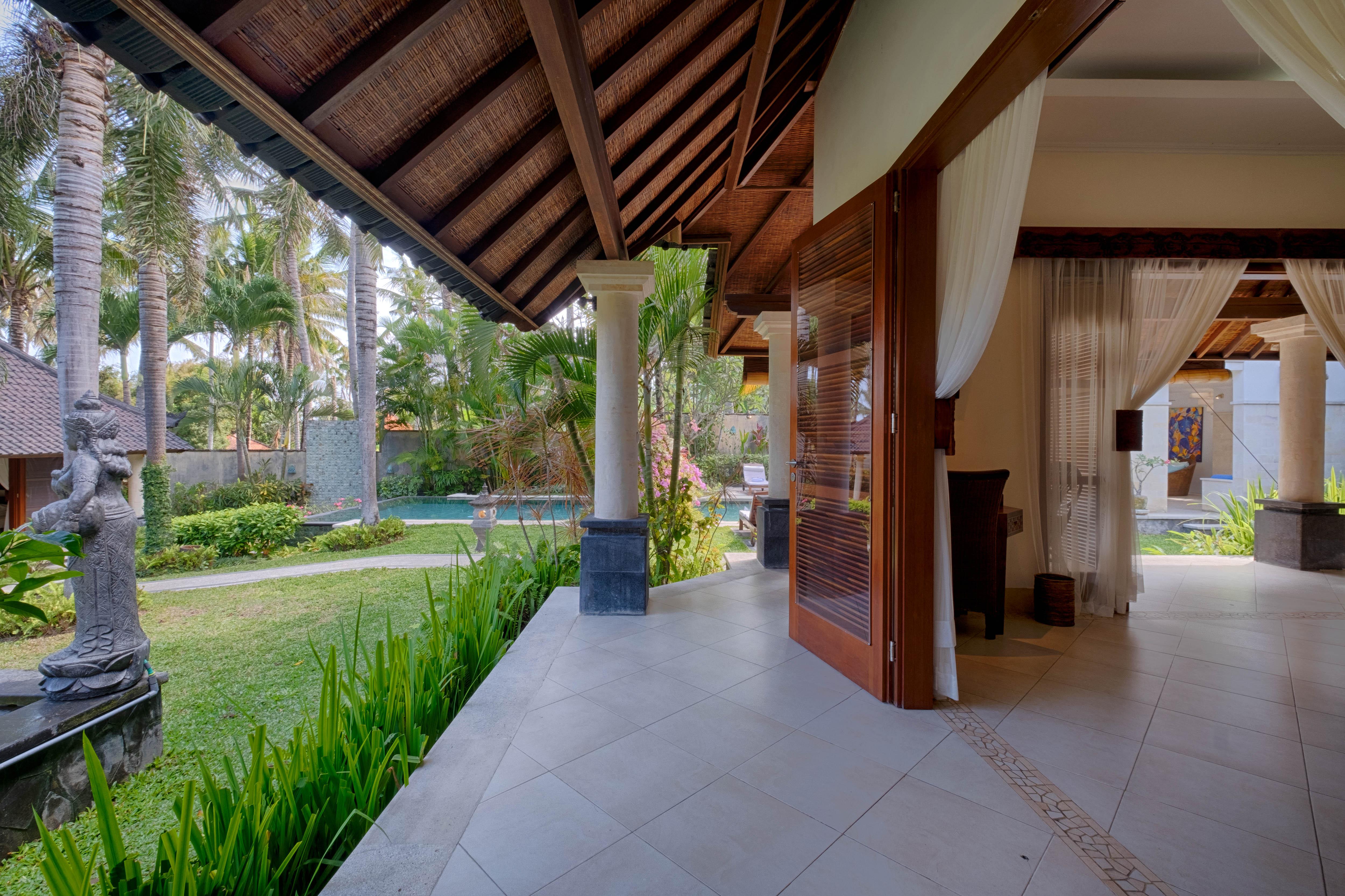 Kutus Kutus Saba Beach Villa 苏卡瓦提 外观 照片