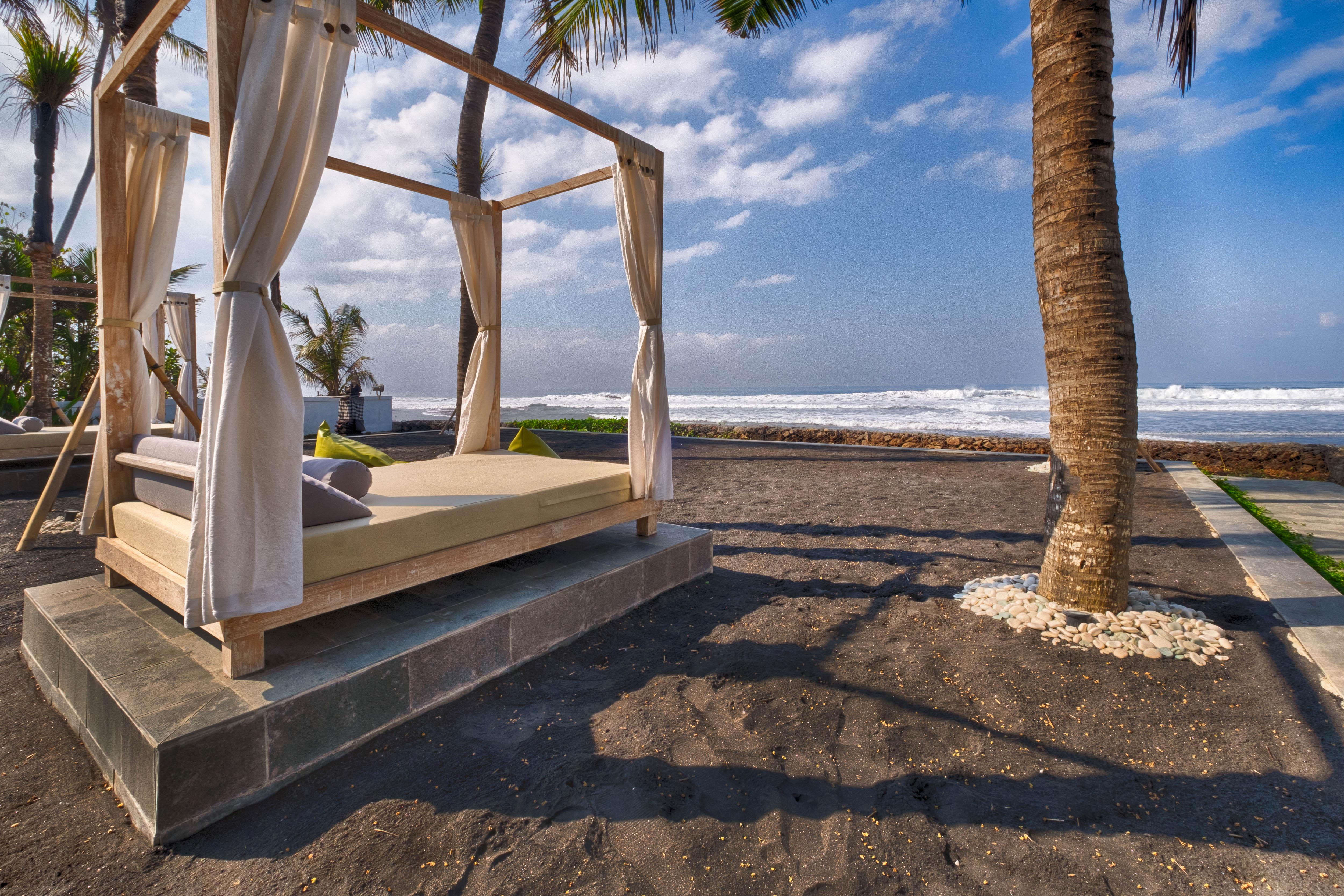 Kutus Kutus Saba Beach Villa 苏卡瓦提 外观 照片