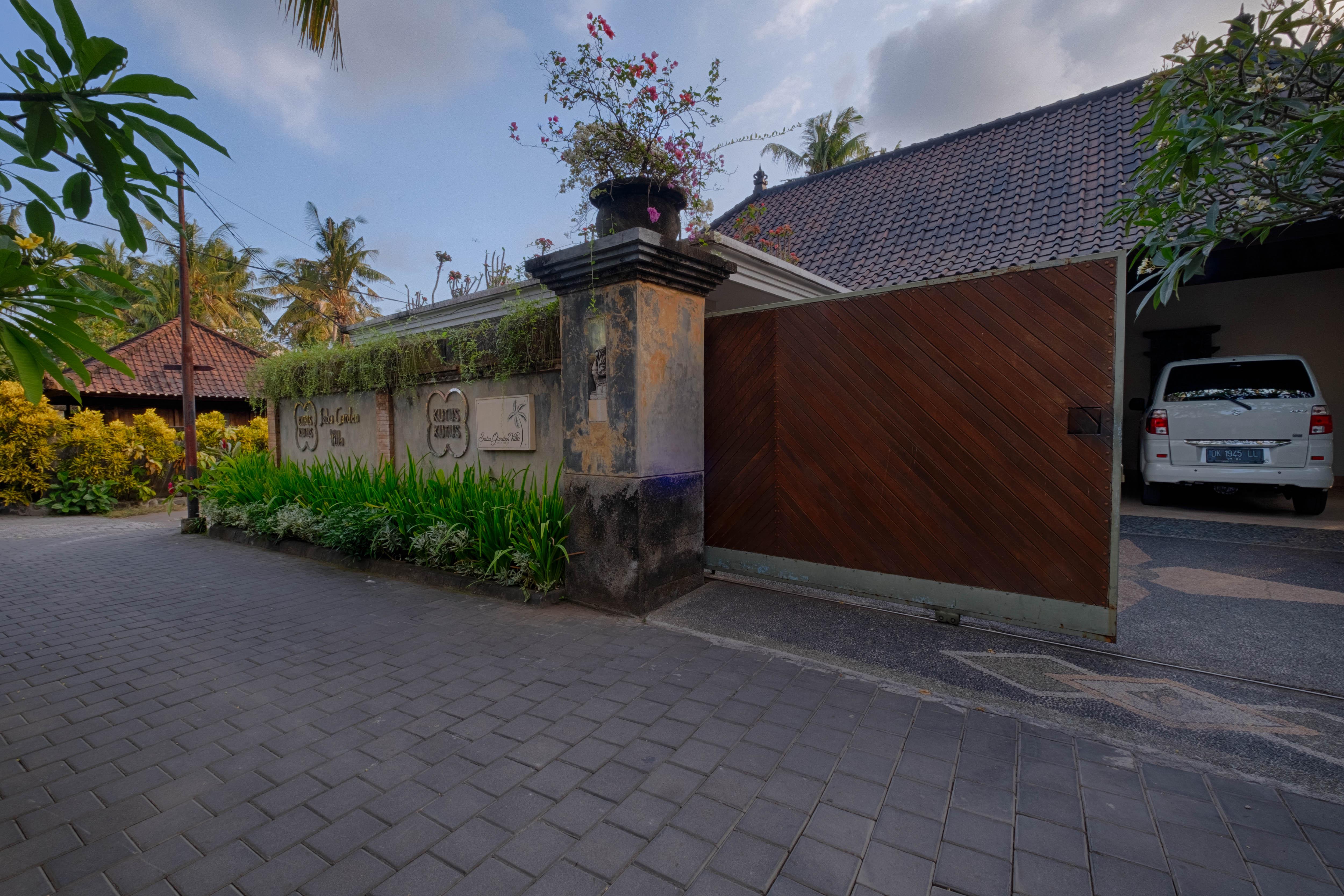 Kutus Kutus Saba Beach Villa 苏卡瓦提 外观 照片