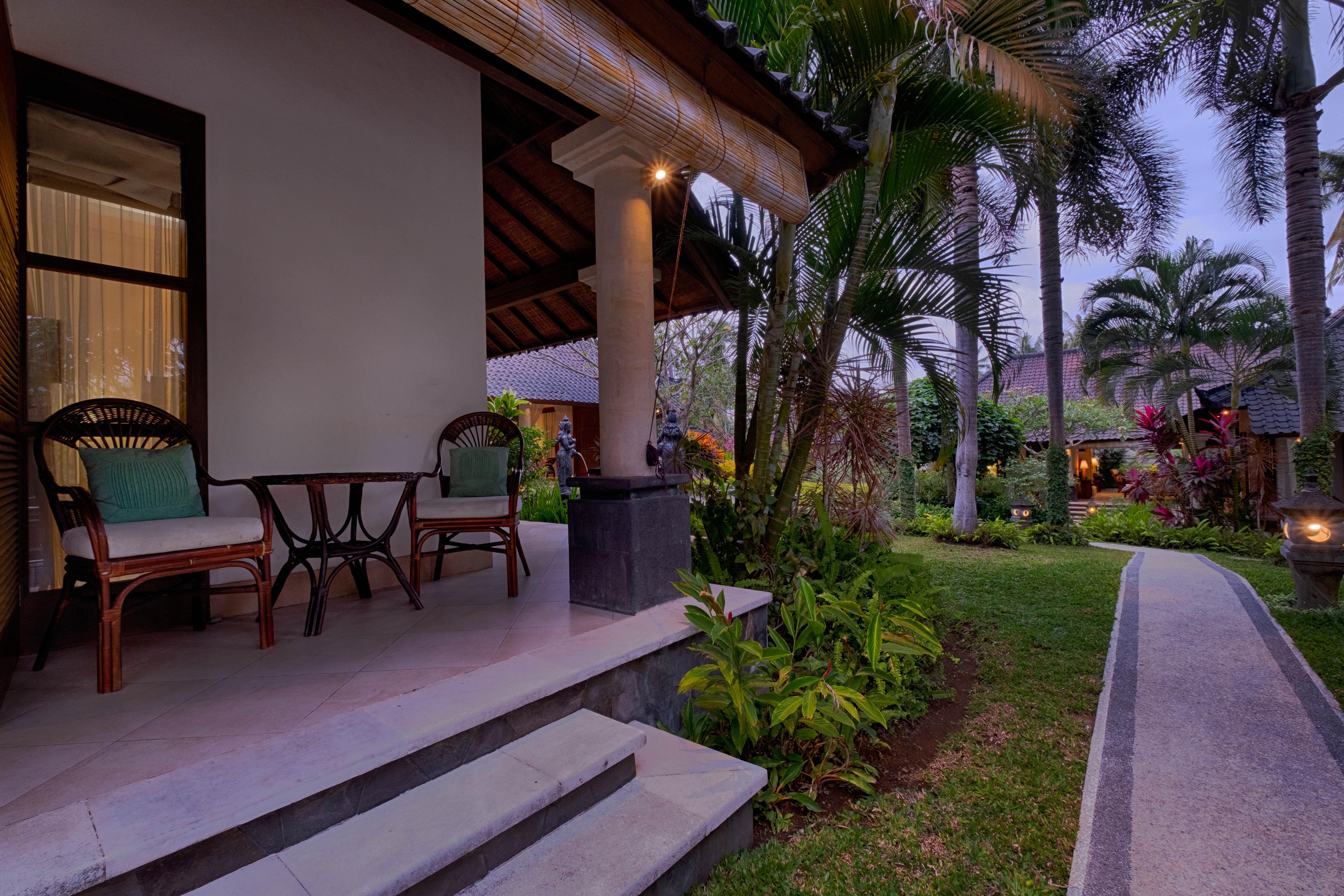 Kutus Kutus Saba Beach Villa 苏卡瓦提 外观 照片