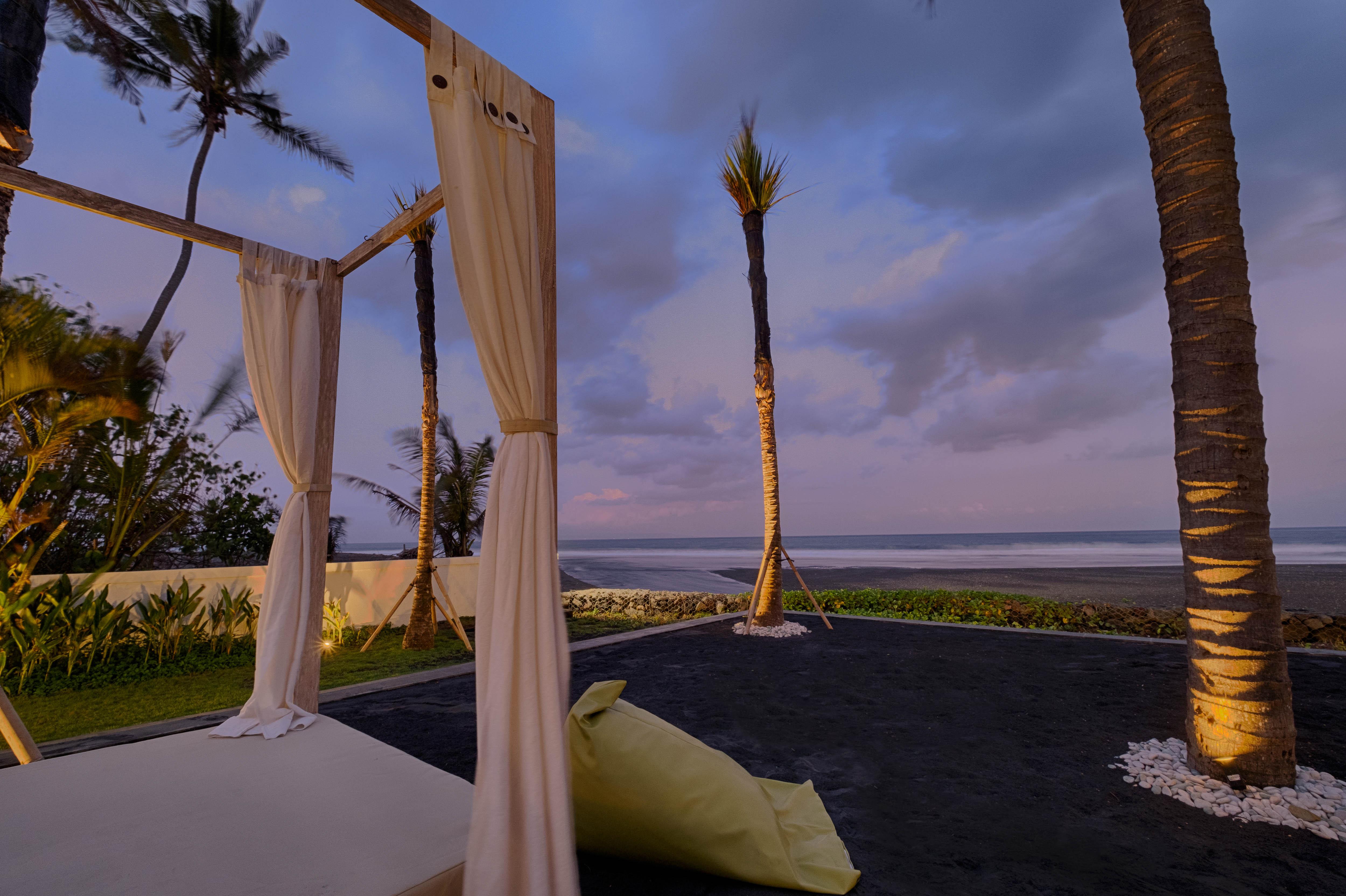 Kutus Kutus Saba Beach Villa 苏卡瓦提 外观 照片