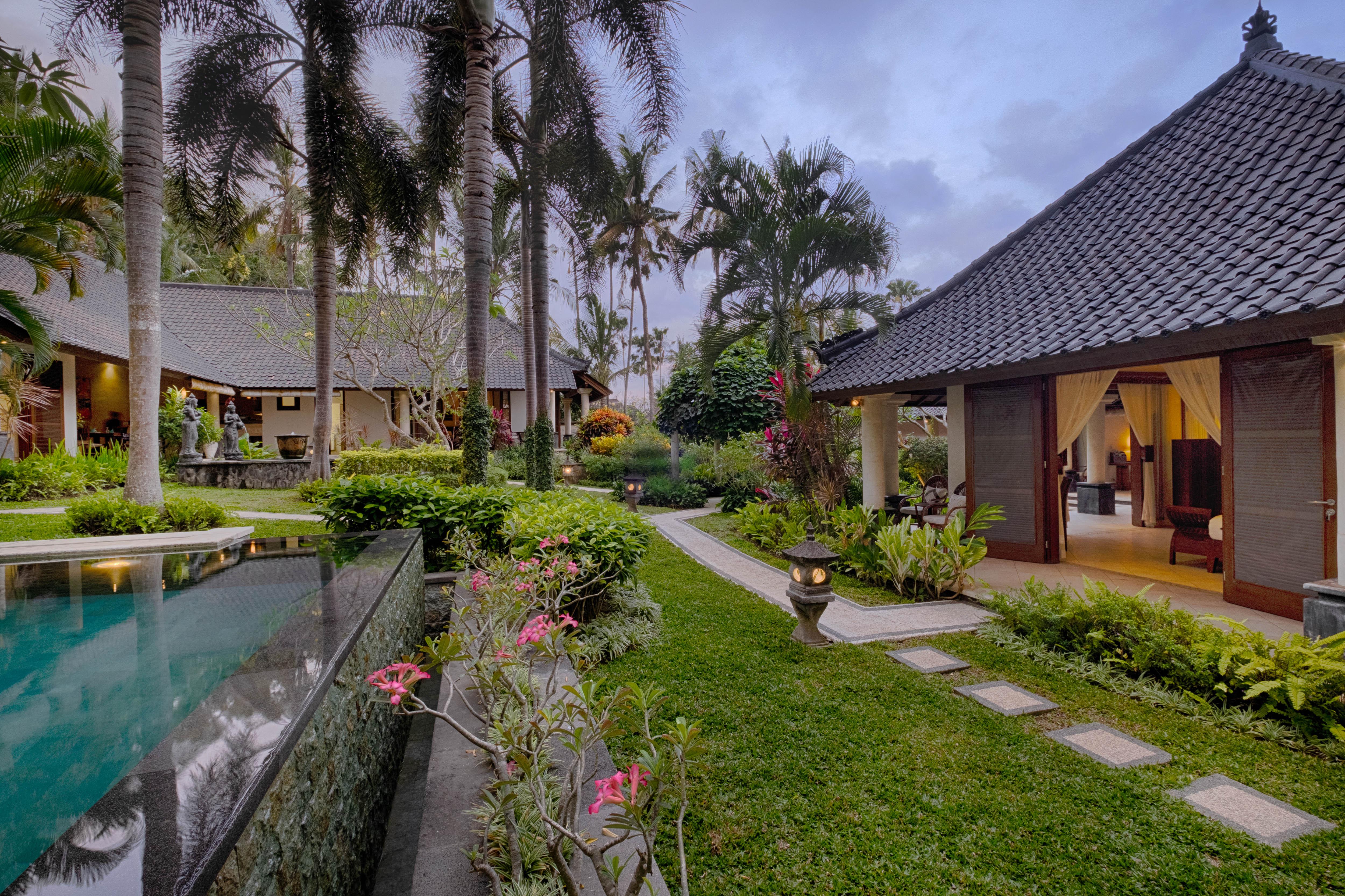 Kutus Kutus Saba Beach Villa 苏卡瓦提 外观 照片