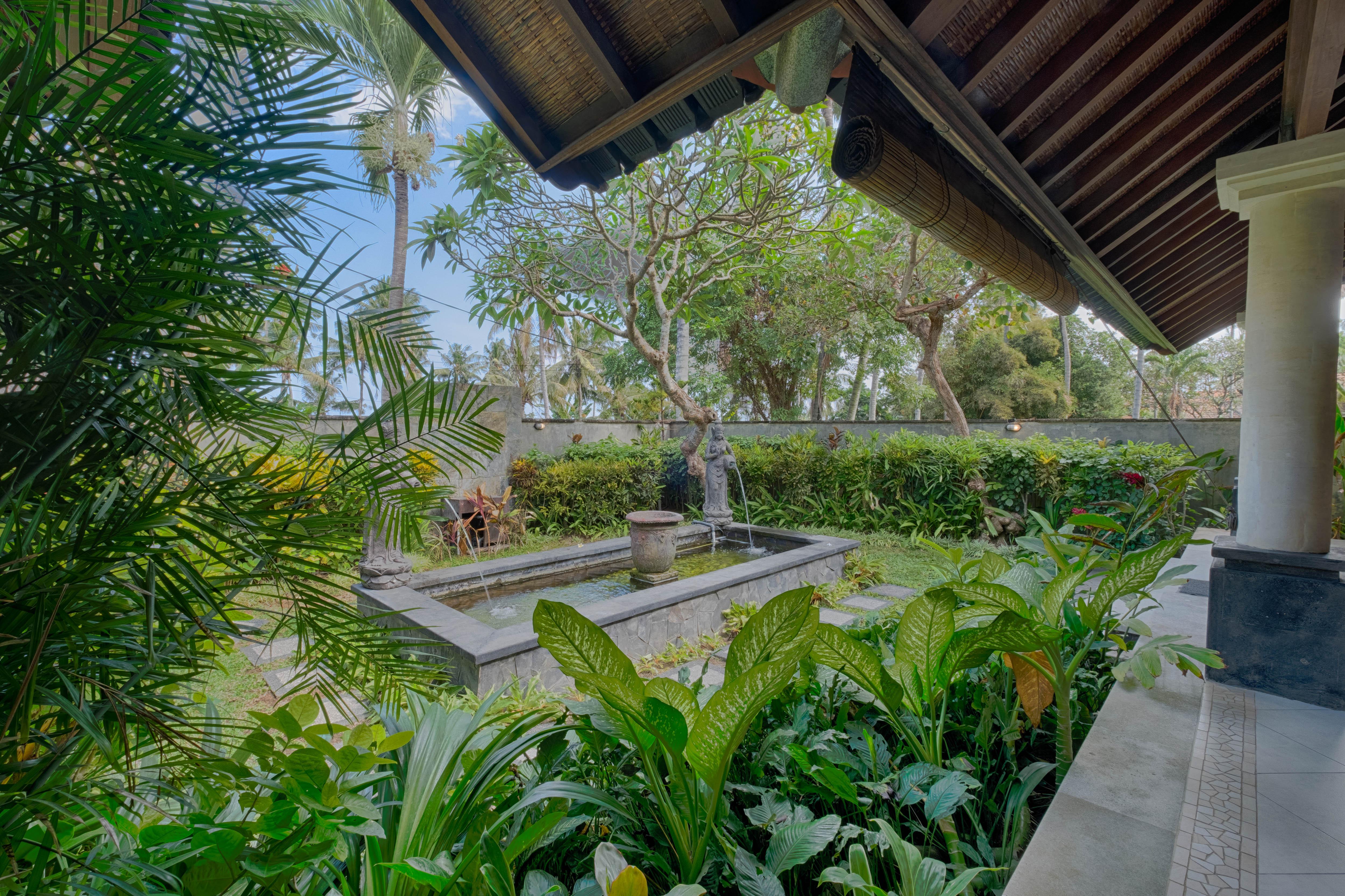 Kutus Kutus Saba Beach Villa 苏卡瓦提 外观 照片