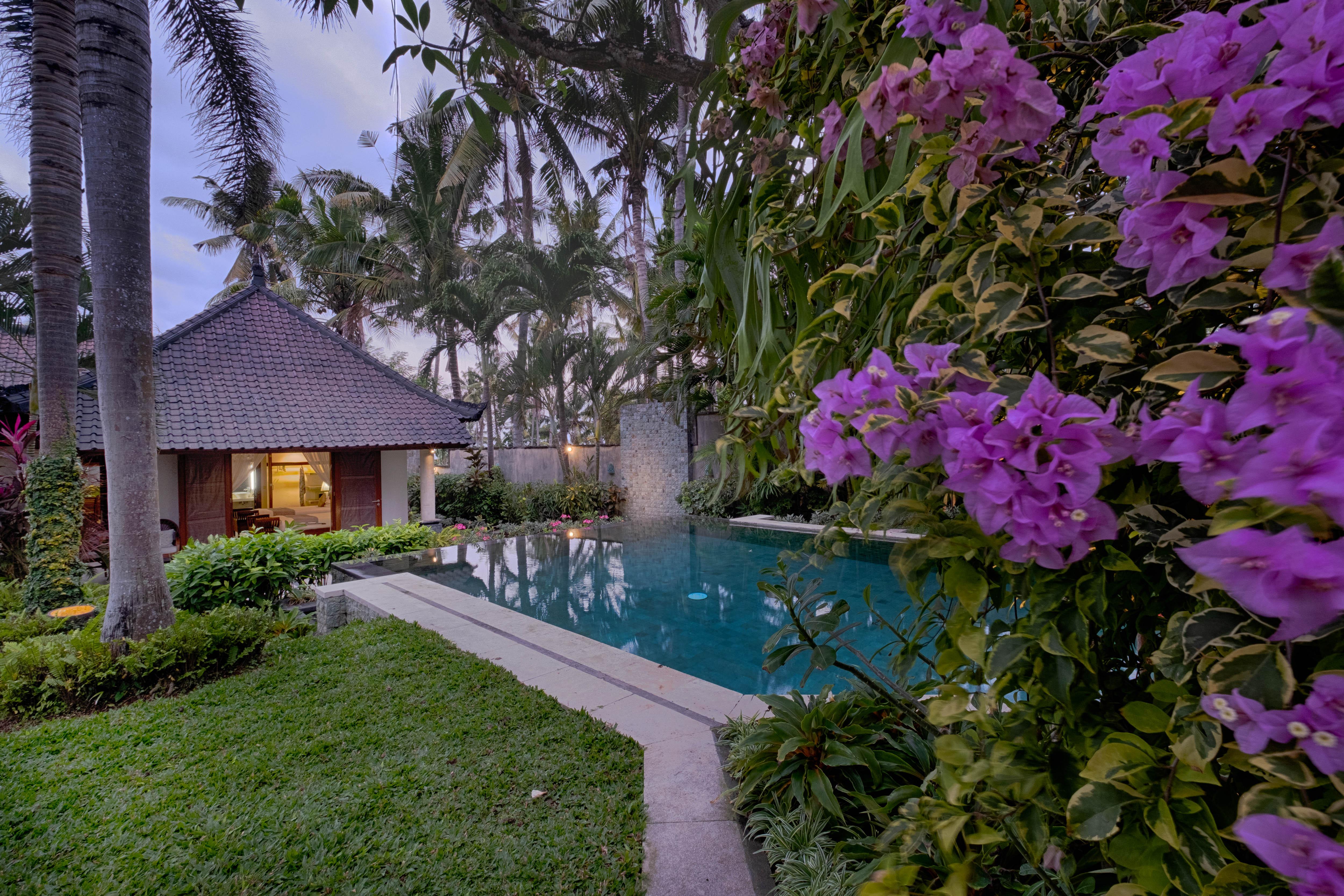 Kutus Kutus Saba Beach Villa 苏卡瓦提 外观 照片