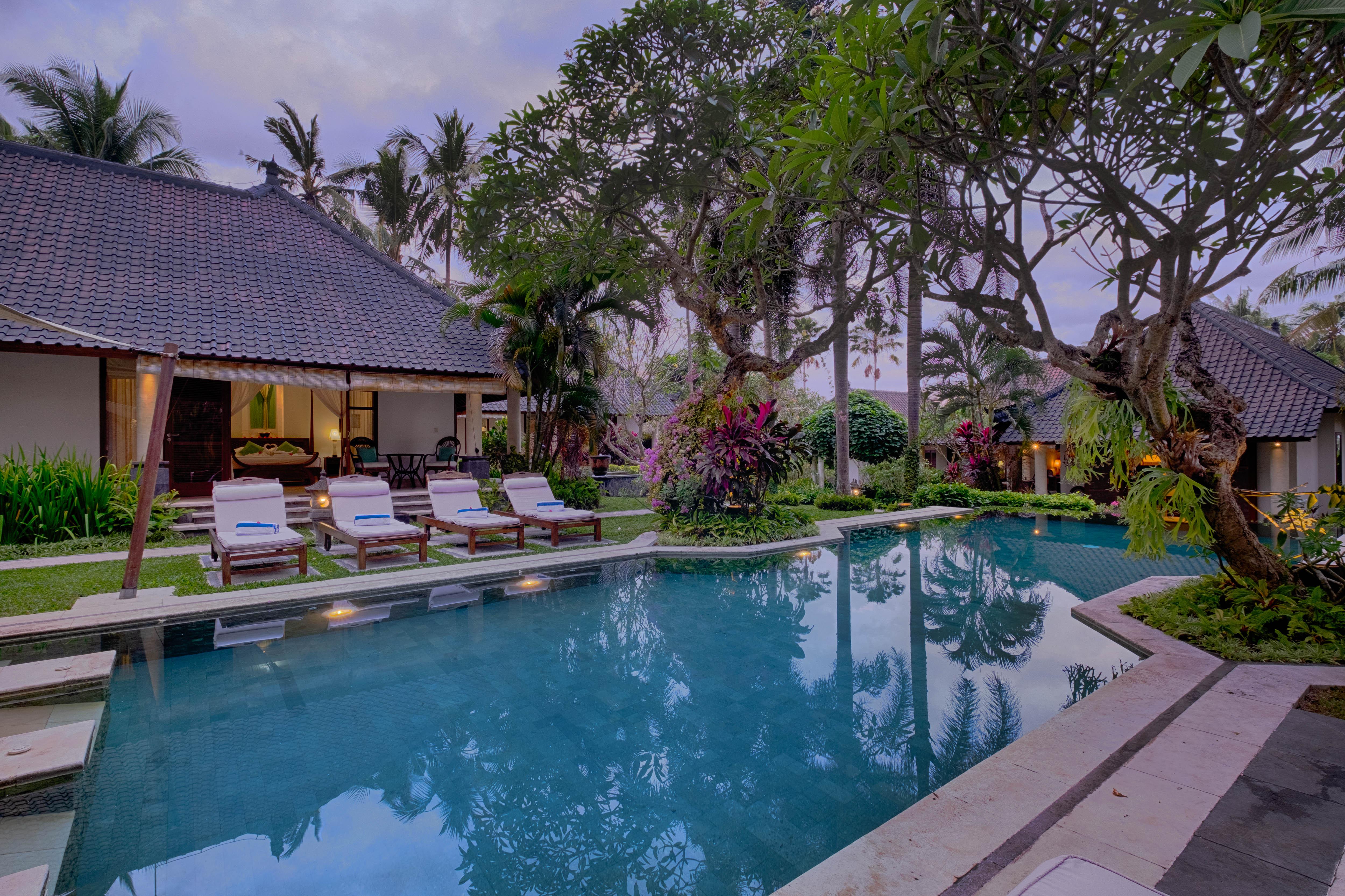 Kutus Kutus Saba Beach Villa 苏卡瓦提 外观 照片